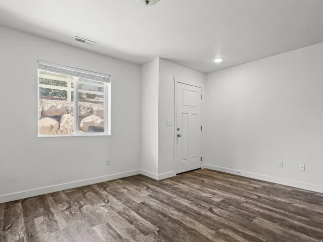 Living room / entryway