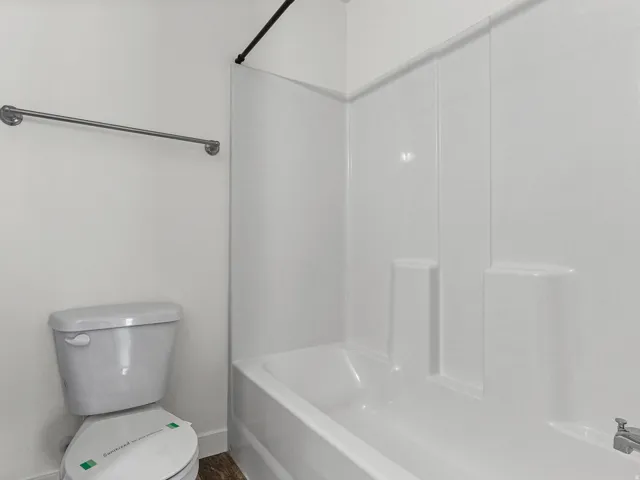 Bathroom #1 - en suite bathroom