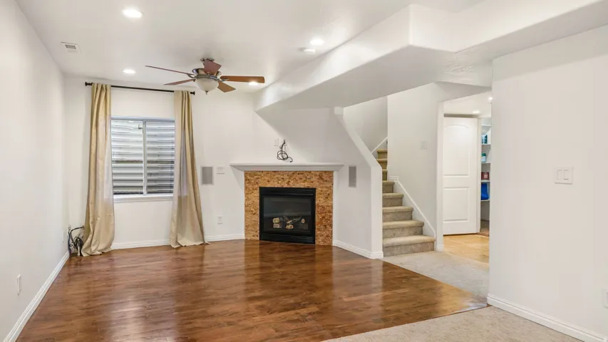 Large Basement living room that can also be used as a 4th bedroom