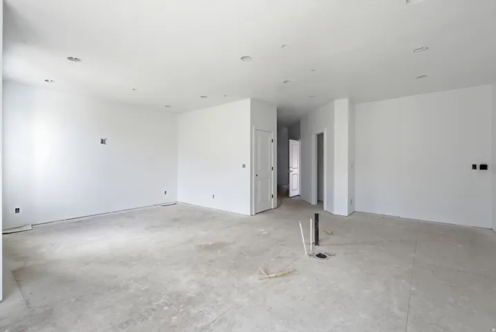 191 E 210 N, North Salt Lake, Utah 84054
