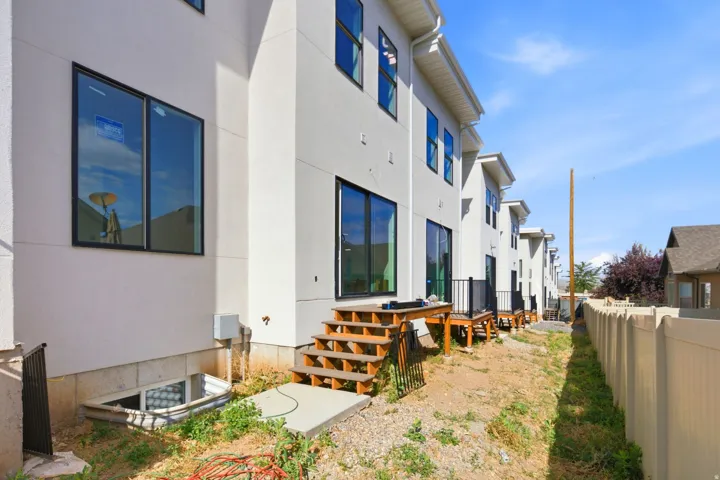 191 E 210 N, North Salt Lake, Utah 84054
