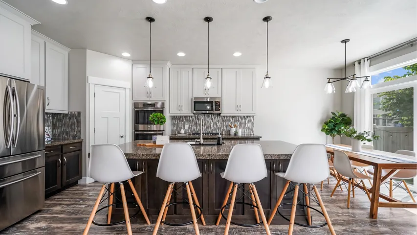 Updated Kitchen/Dining