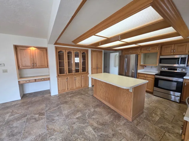 1094 E Loch Lomond Dr, Millcreek, Utah 84117