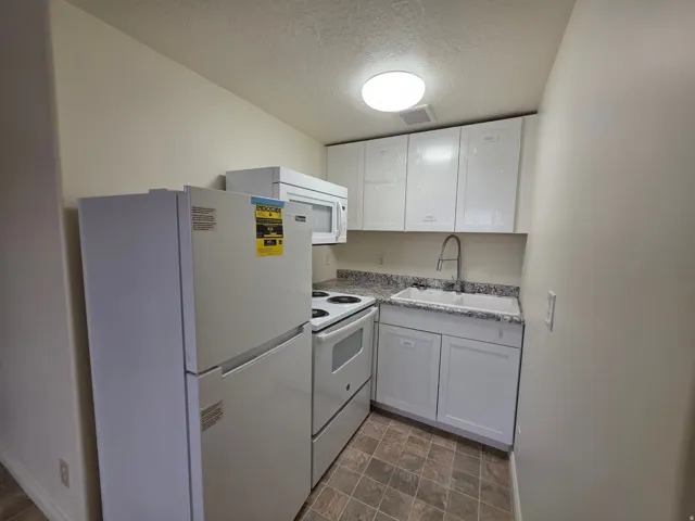 1094 E Loch Lomond Dr, Millcreek, Utah 84117