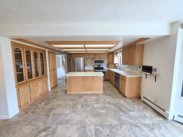 1094 E Loch Lomond Dr, Millcreek, Utah 84117