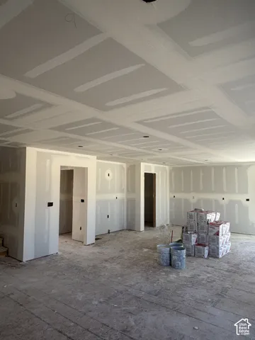 Tray ceiling with recessed lighting cutouts