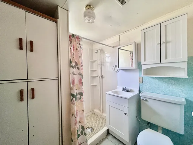 3/4 bath with lots of storage