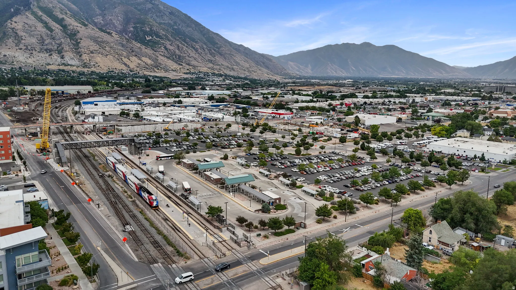 Near Provo Front Runner station for easy access to SLC and anywhere in-between!!