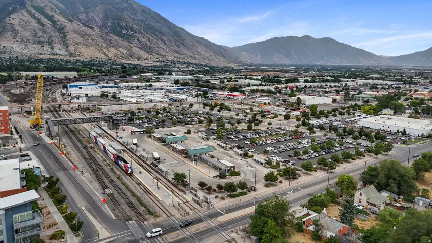 Near Provo Front Runner station for easy access to SLC and anywhere in-between!!