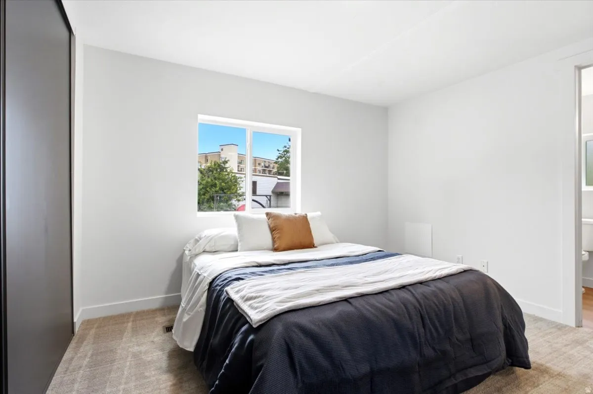 Neutral wall tones with a large window
