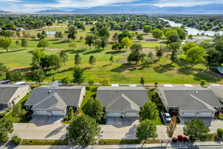 33 Clubhouse Dr, Stansbury Park, Utah 84074