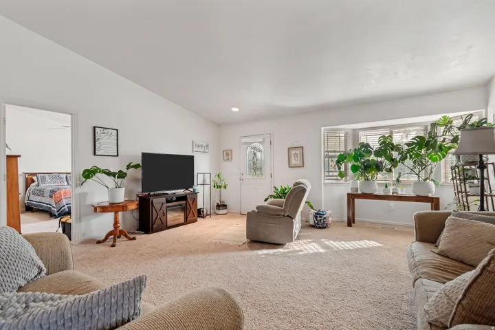 33 Clubhouse Dr, Stansbury Park, Utah 84074