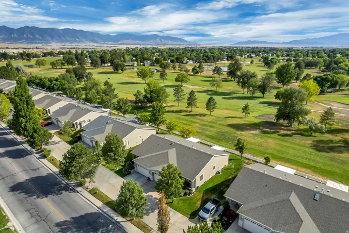 33 Clubhouse Dr, Stansbury Park, Utah 84074