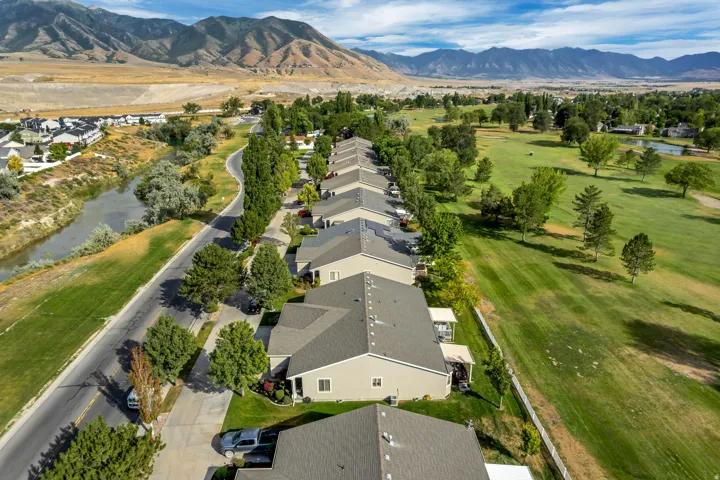 33 Clubhouse Dr, Stansbury Park, Utah 84074