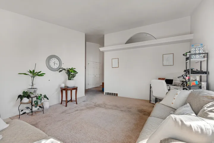 33 Clubhouse Dr, Stansbury Park, Utah 84074
