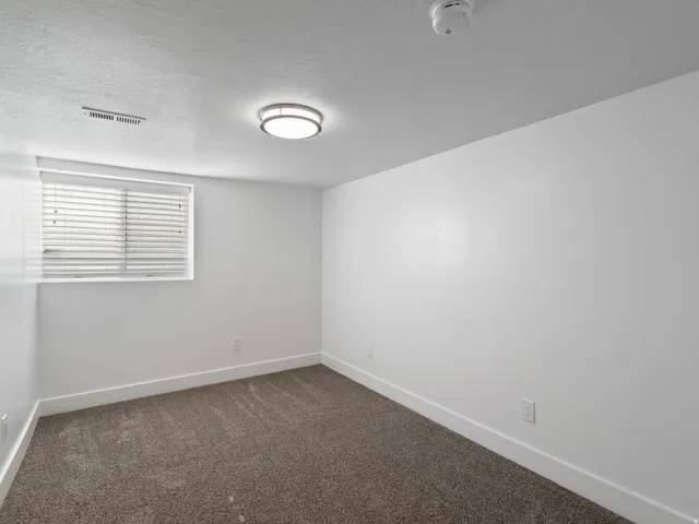 1811 Shepard Ln, Lake Point, Utah 84074