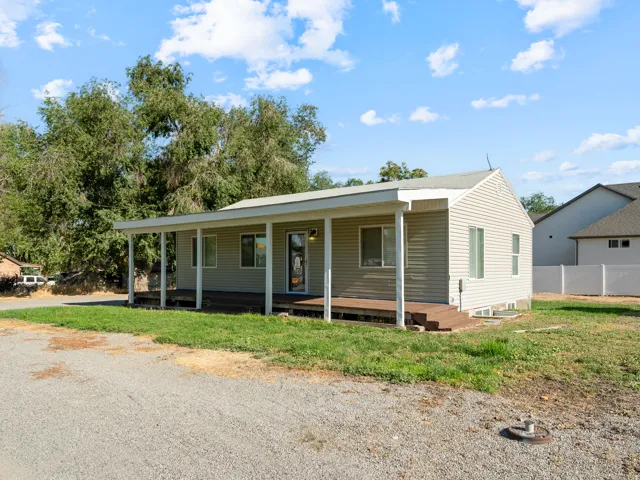 1811 Shepard Ln, Lake Point, Utah 84074