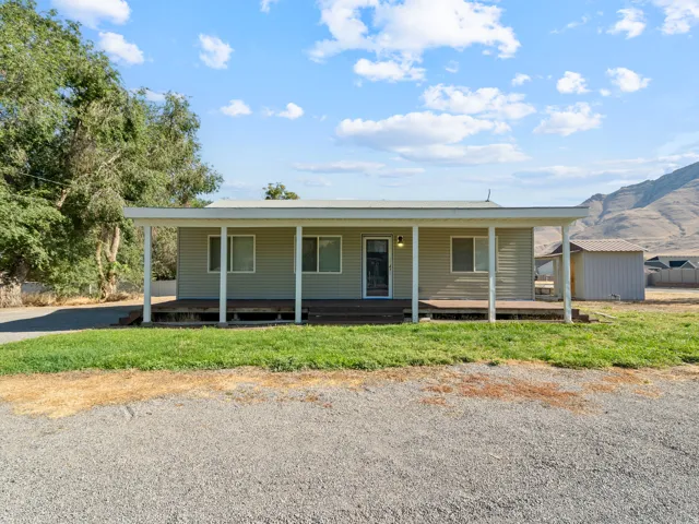 1811 Shepard Ln, Lake Point, Utah 84074