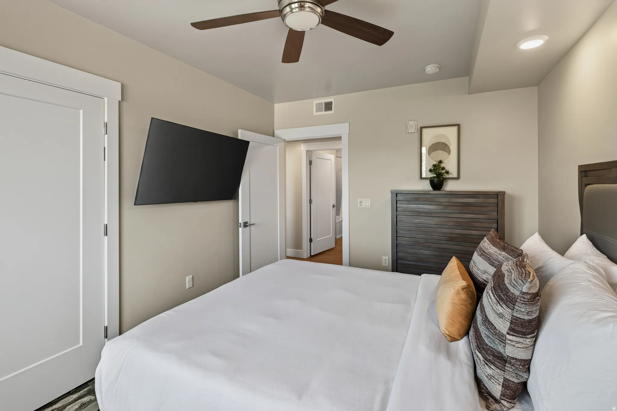 Second bedroom