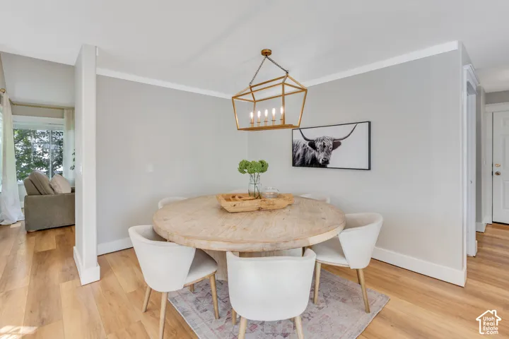 Offering a great space to greet and entertain guests!