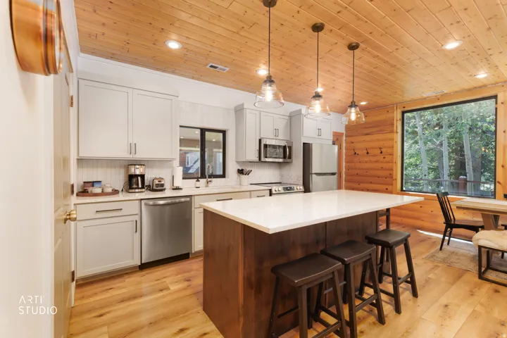 2876 E Greengrove Dr, Sundance, Utah 84604
