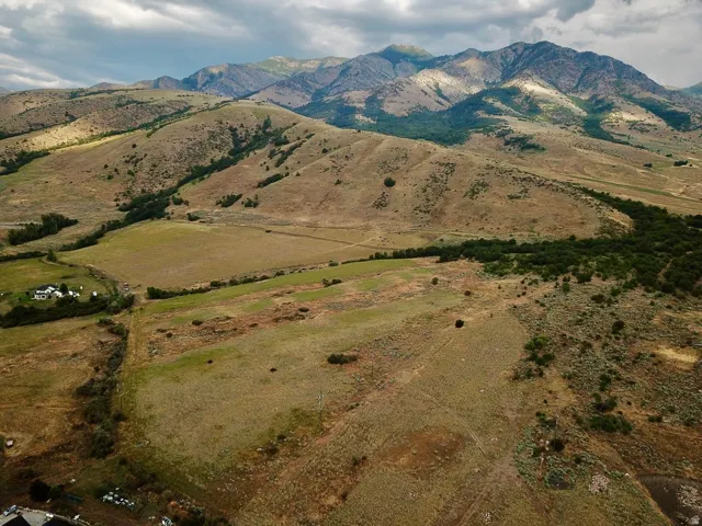 11832 N Maple Leaf Pl, Cove, Utah 84320