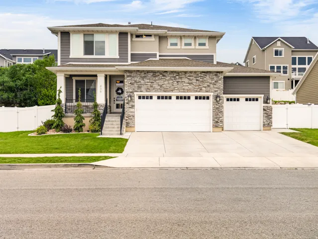 Stunning two-story home in Lehi
