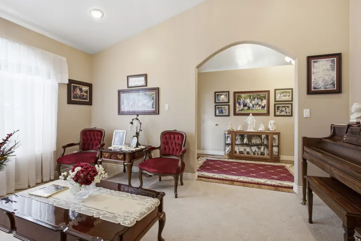 Vaulted ceiling with recessed lighting