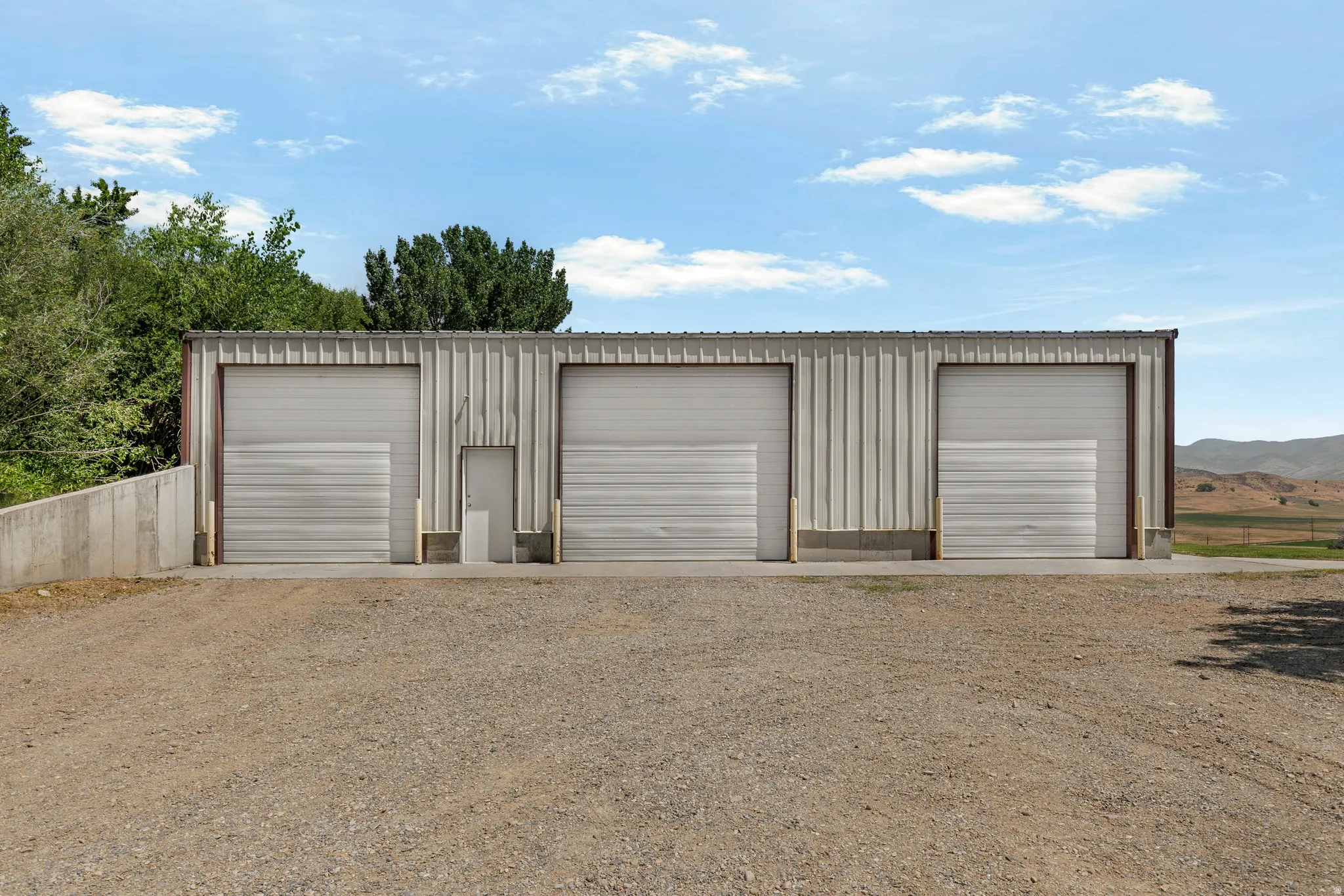 Shop with three bays