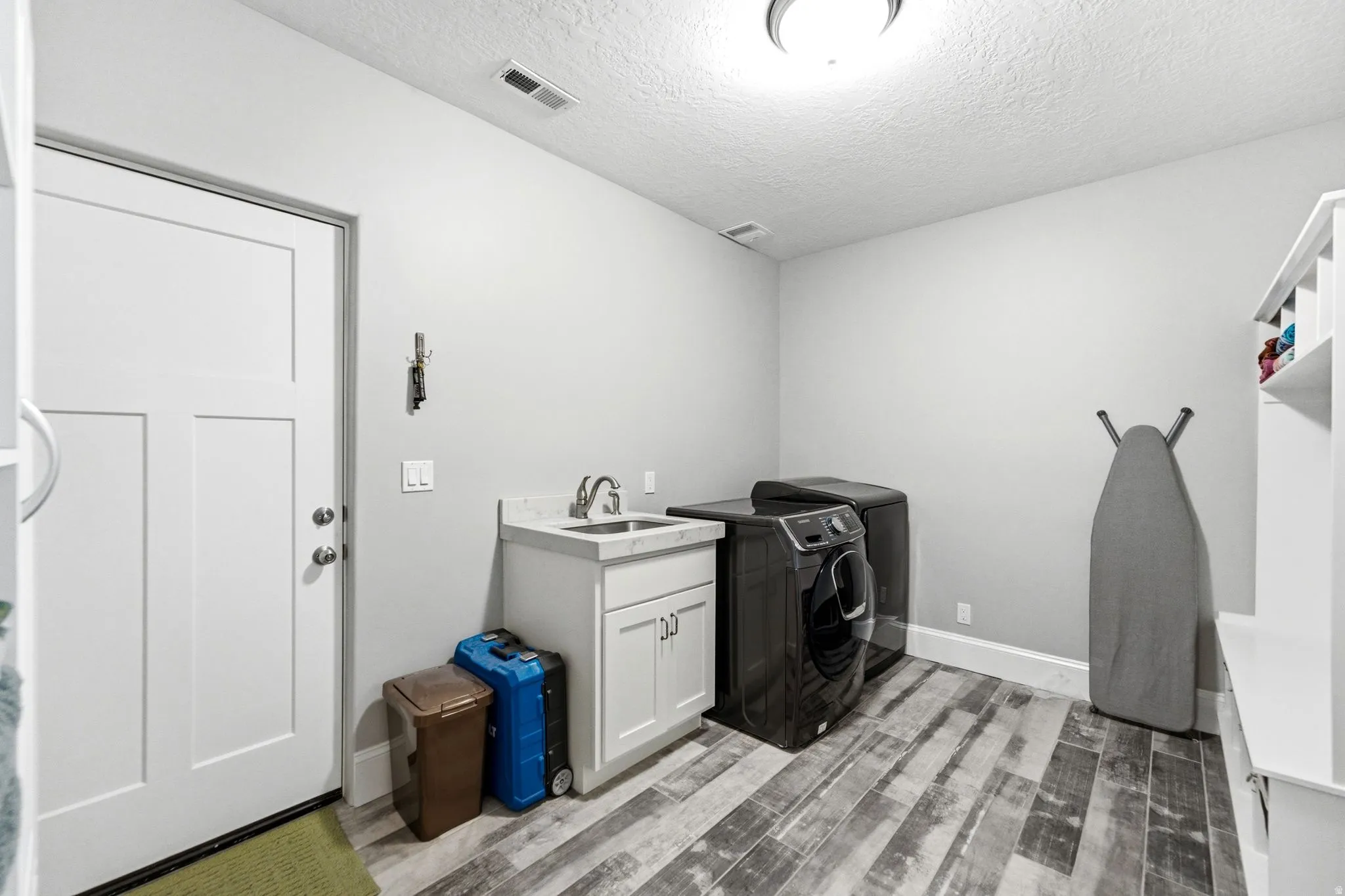 ADU-separate entrance and dedicated laundry room
