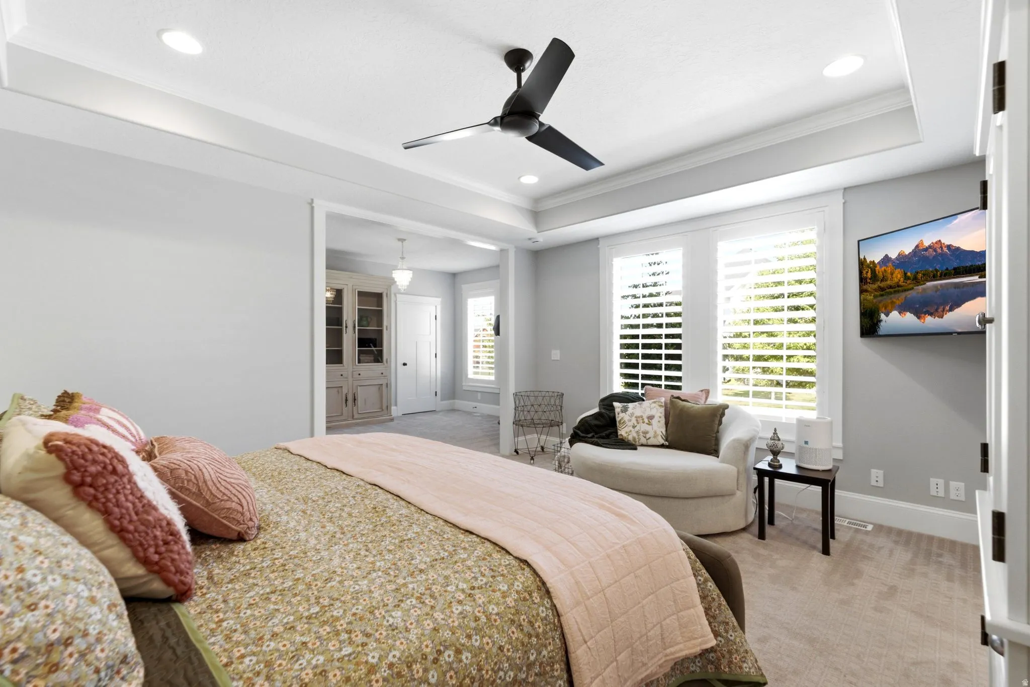 Primary suite-spacious relaxing area
