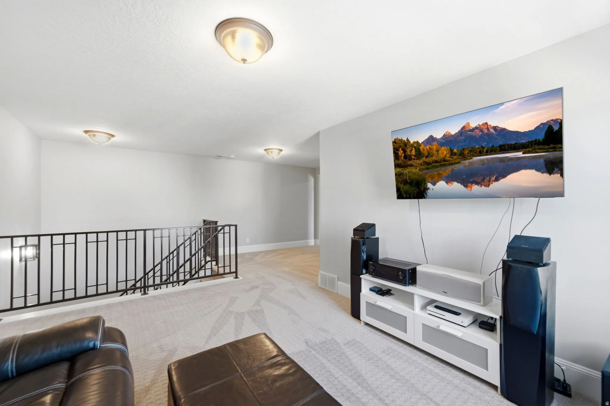 Spacious upper level-2nd family room
