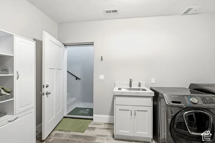 ADU-separate entrance-laundry/mudroom