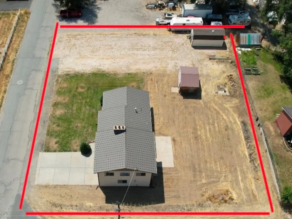 Estimate property boundary