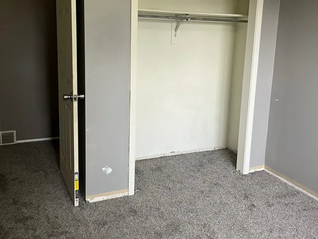 Closet in the 2nd bedroom.