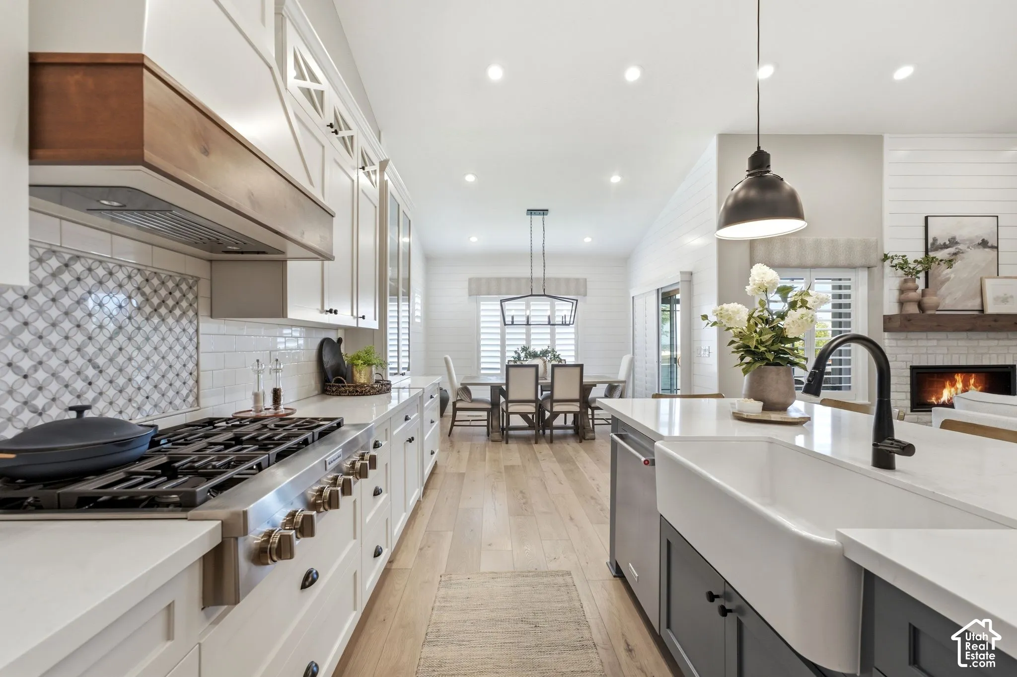 Gourmet kitchen
