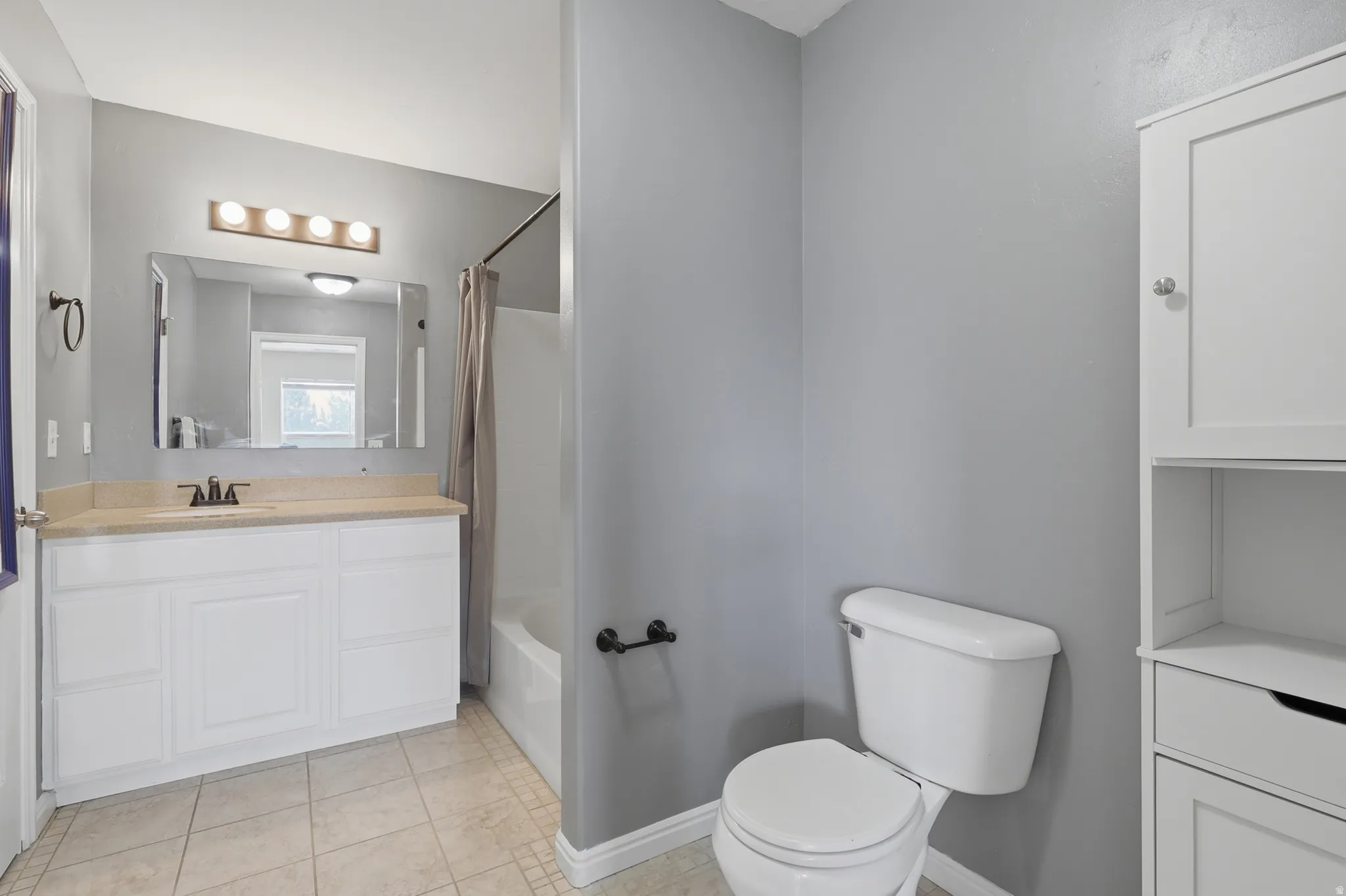 Primary Suite Bathroom