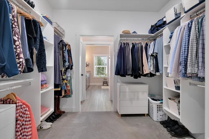 Walk in closet