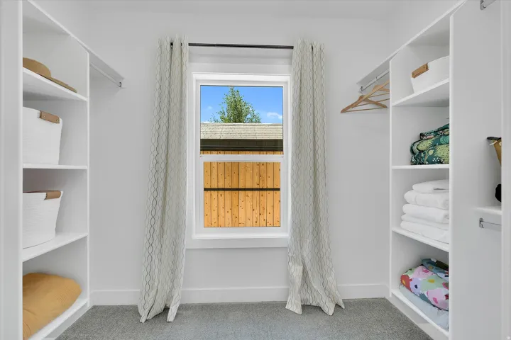 Walk in closet