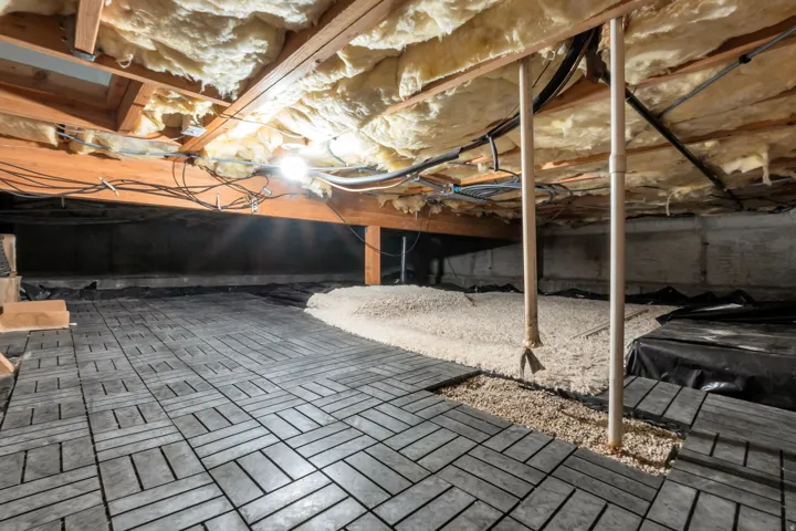 Check out all the storage in this HUGE crawl space under the whole main level.