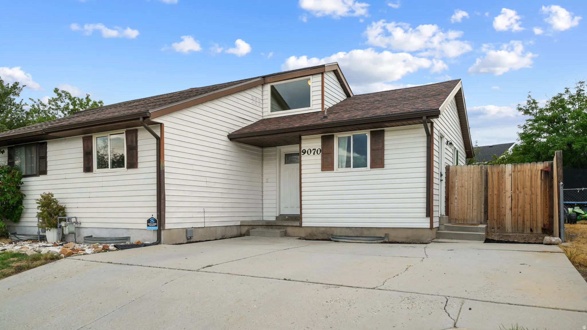 Front entry from the East facing driveway.