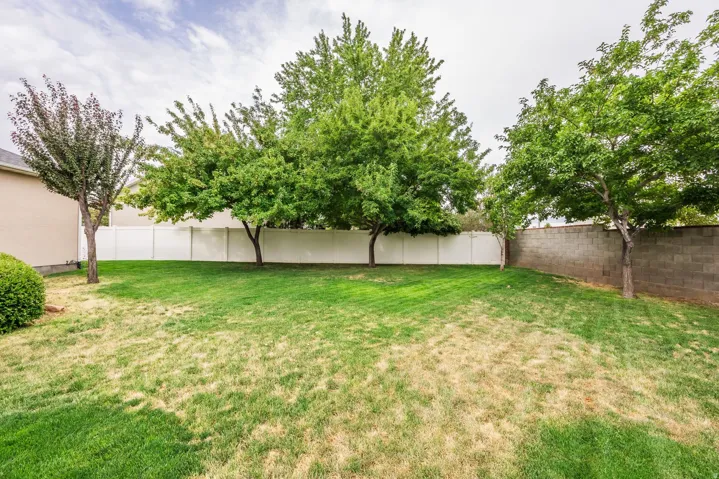 5012 W Wood Ranch Dr, South Jordan, Utah 84095