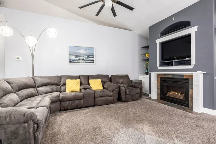 5012 W Wood Ranch Dr, South Jordan, Utah 84095