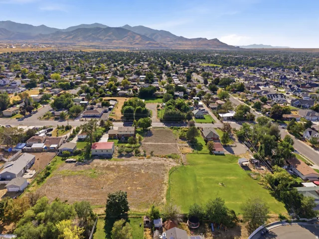 Expansive residential area with a mountain backdrop
