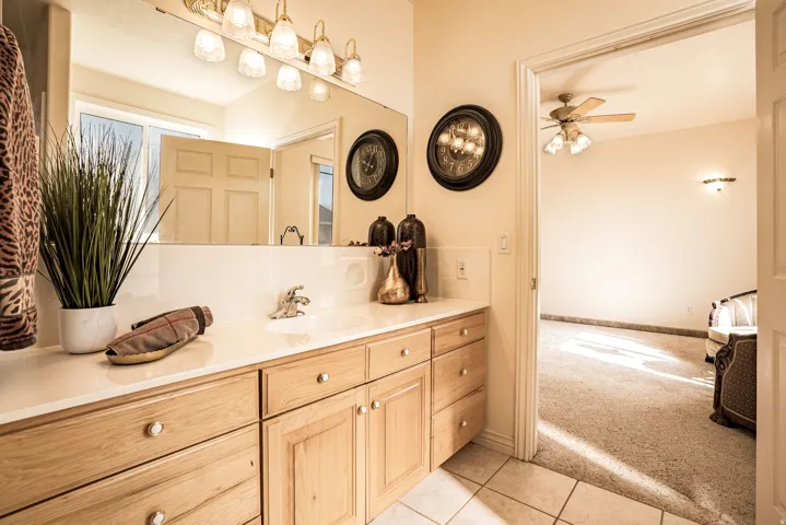 Ensuite Large Bathroom
