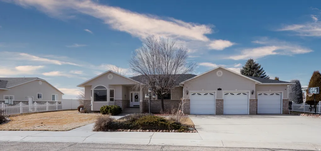 1135 W Park Ridge Dr, Roosevelt, Utah 84066