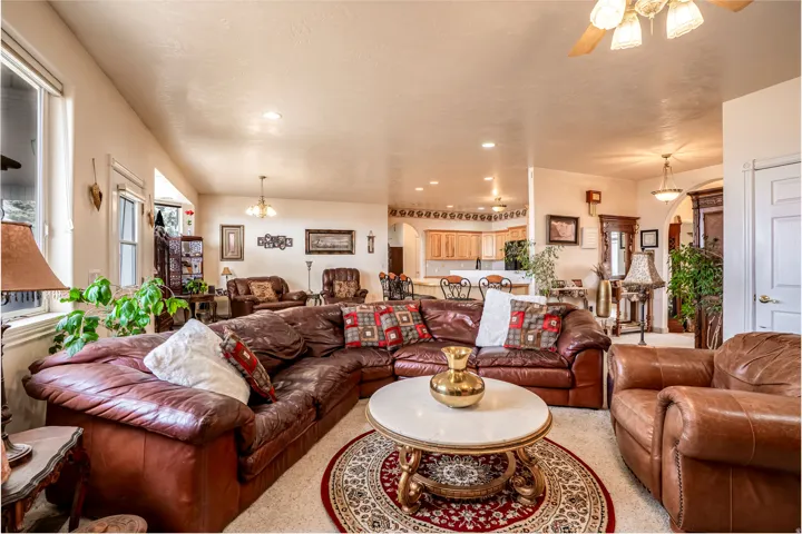 1135 W Park Ridge Dr, Roosevelt, Utah 84066