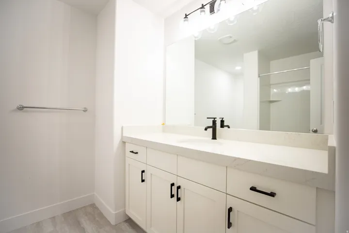Full bathroom on second floor
