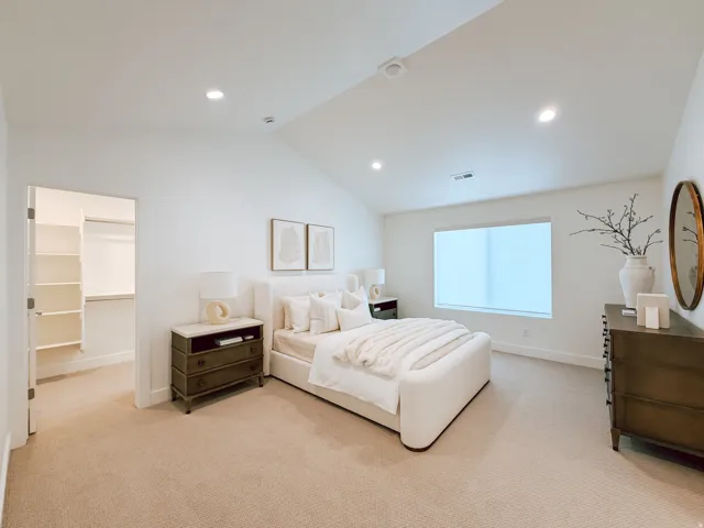Vaulted ceiling with recessed lighting