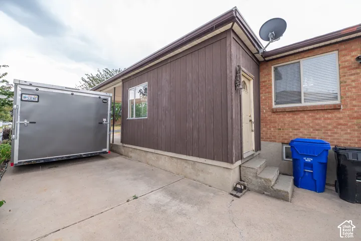 Concrete patio with direct entry access